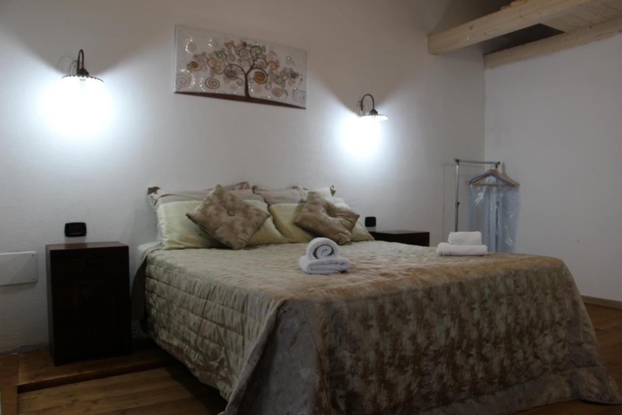Guest House Tzia Udroni Ossi Exteriér fotografie