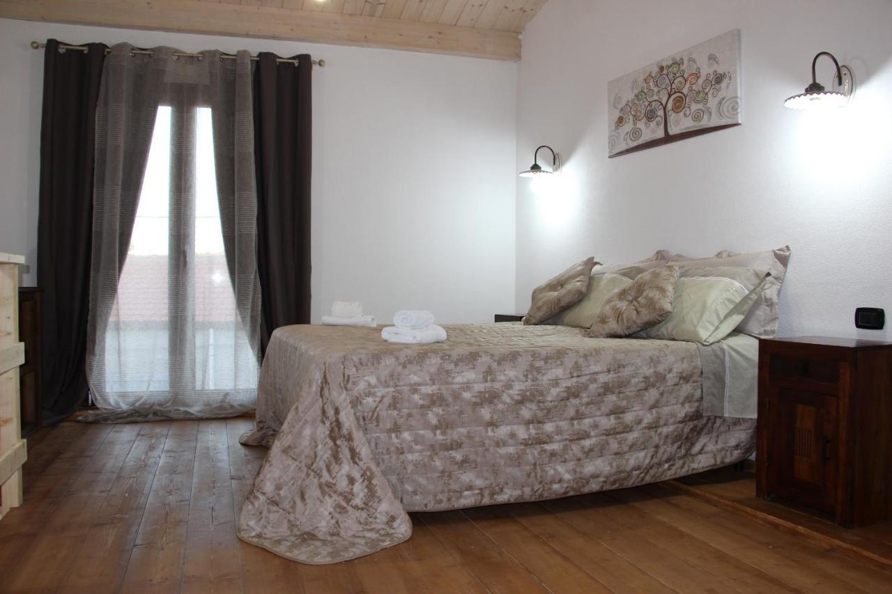 Guest House Tzia Udroni Ossi Exteriér fotografie